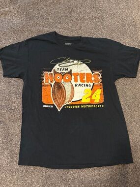 Hooters Racing Chase Elliott 24 Graphic Tee - Black